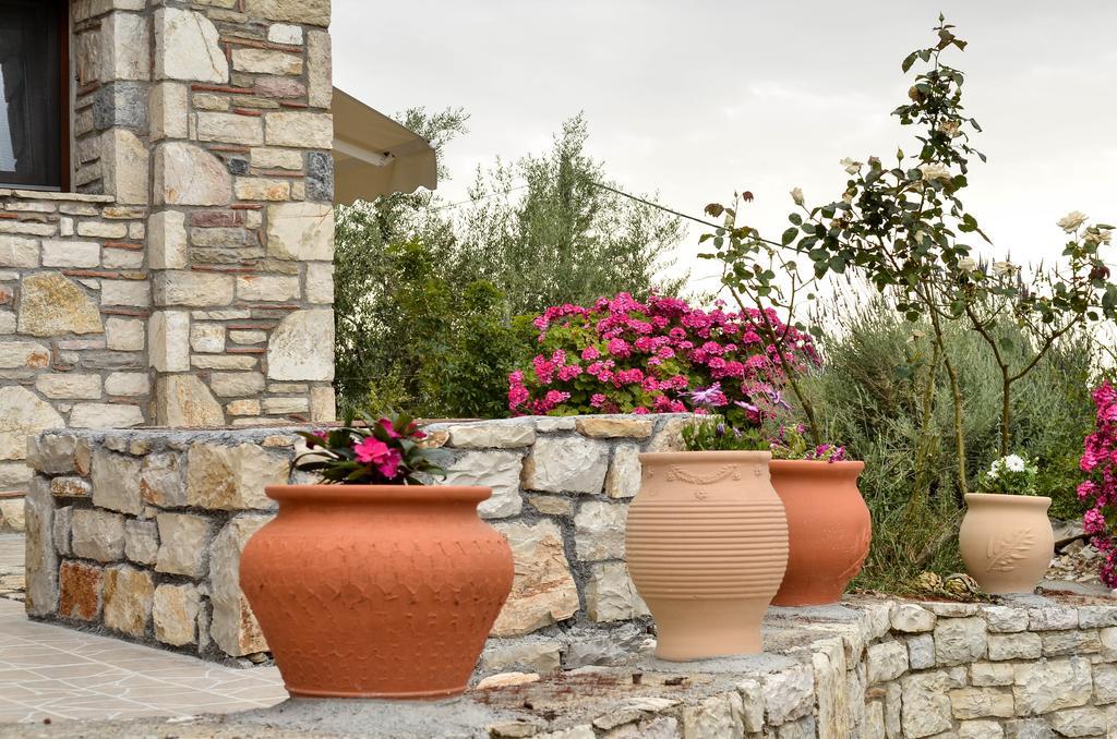 Ellinas Homes Megali Mantineia Екстериор снимка