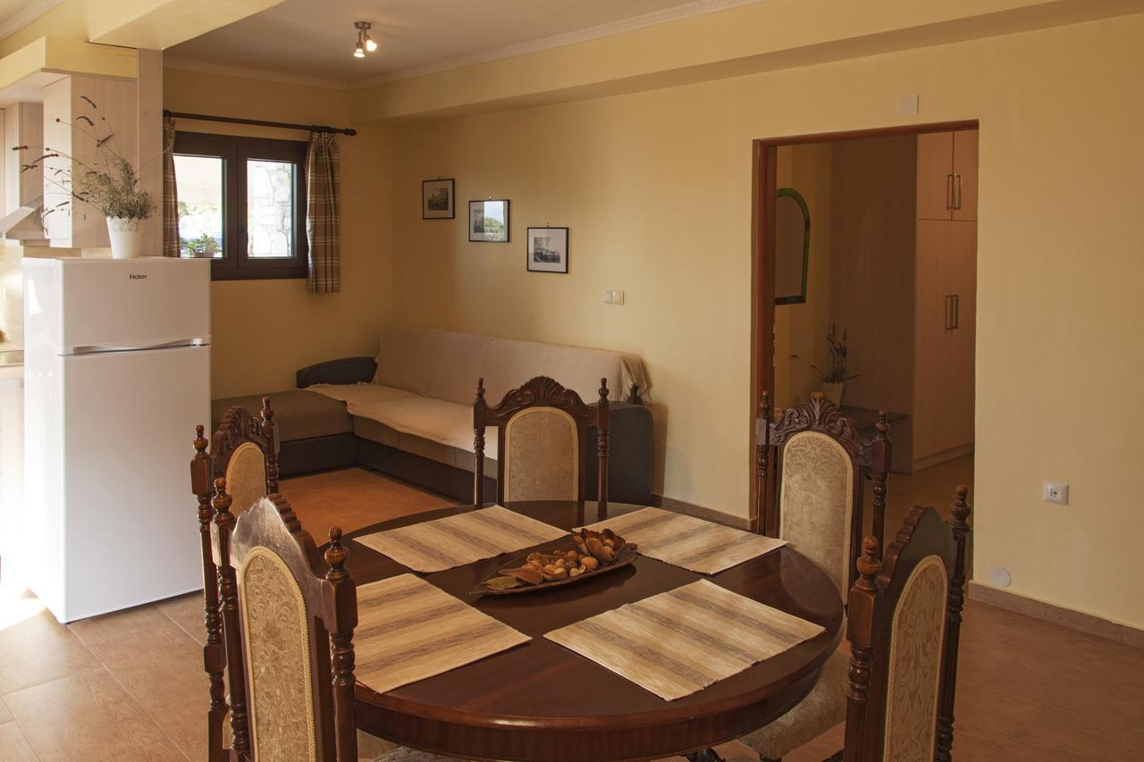 Ellinas Homes Megali Mantineia Екстериор снимка